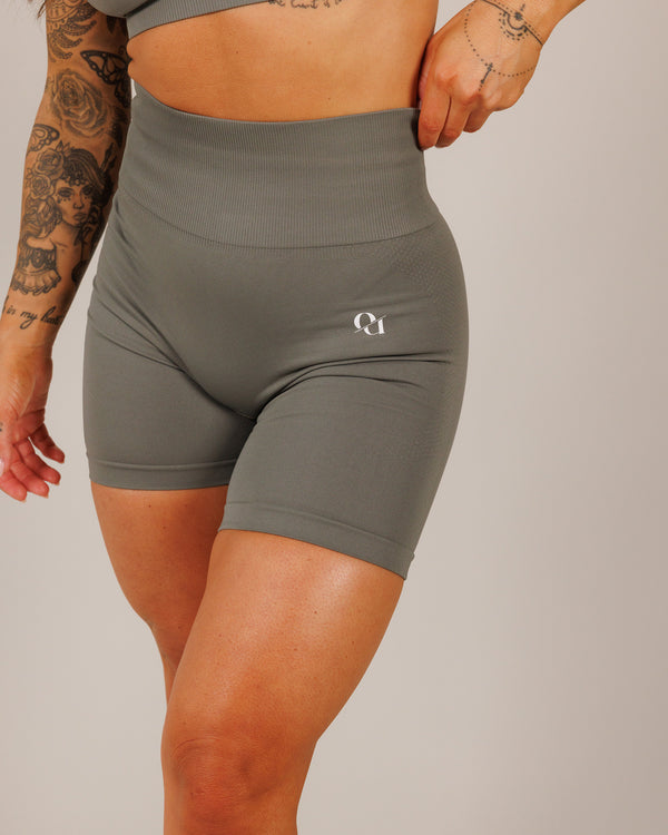 SCULPT FIT SHORTS